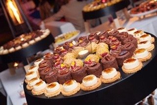 buffet desserts traiteur aromate - huwelijk mariage feestzaal salle de mariage